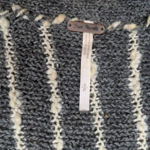 Free People Rabbit In The Moon Oversized Cardigan Small - Picture 2 of 4